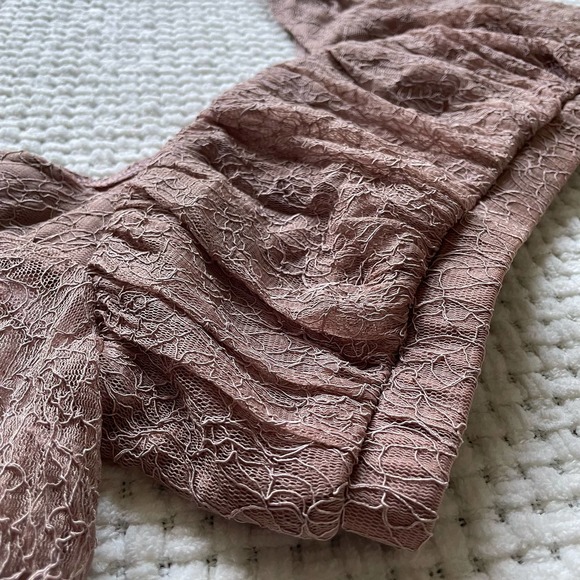 Nasty Gal Blush Pink Lace Puffed Sleeve Crop Top - 2 - EUC - Picture 7 of 7